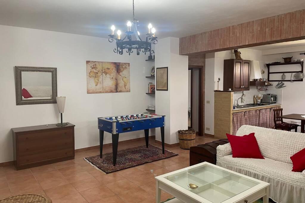 אבולה La Taverna Della Loggia מראה חיצוני תמונה