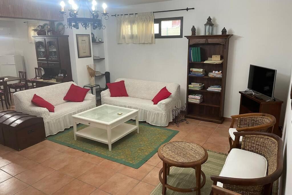 אבולה La Taverna Della Loggia מראה חיצוני תמונה